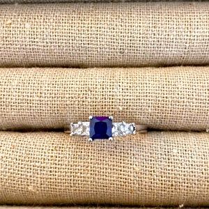 Pretty Sapphire Ring